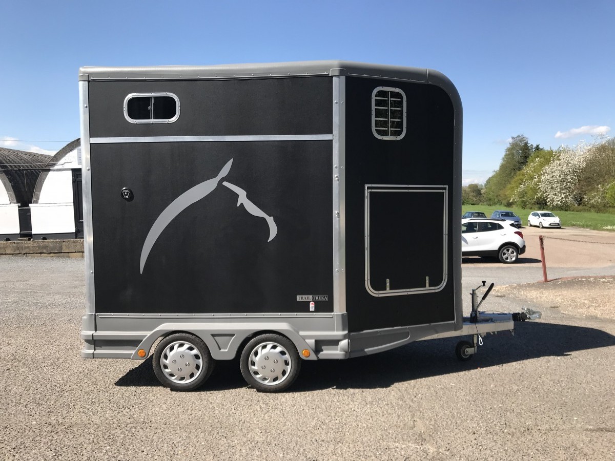 EquiTrek Bury St Edmunds luxury horseboxes and trailers for sale
